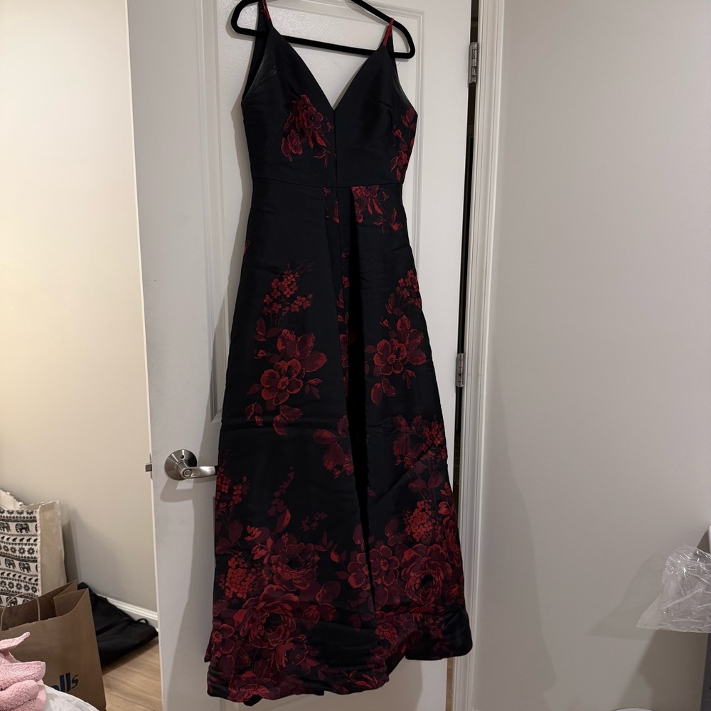 Calvin Klein Floral-Print Plunge Gown - Picture 3 of 6
